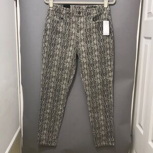 BLANKNYC Women’s Snake Print Jeans Size 30